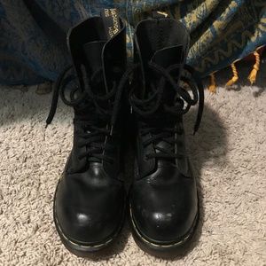 Womens US size 7/ mens size 6 doc martens